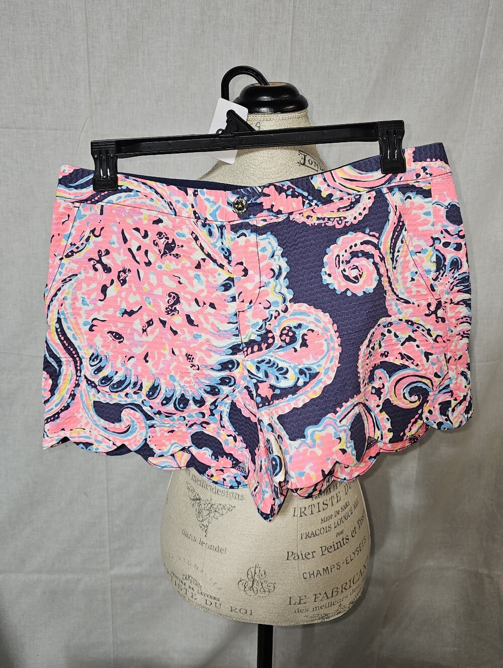 Lilly Pulitzer Pink Navy Paisley Scallop Hem Shorts